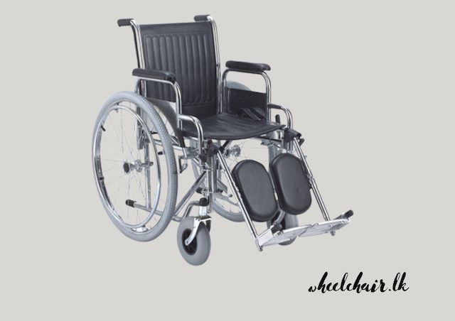 wheelchair with adjustable foot rest